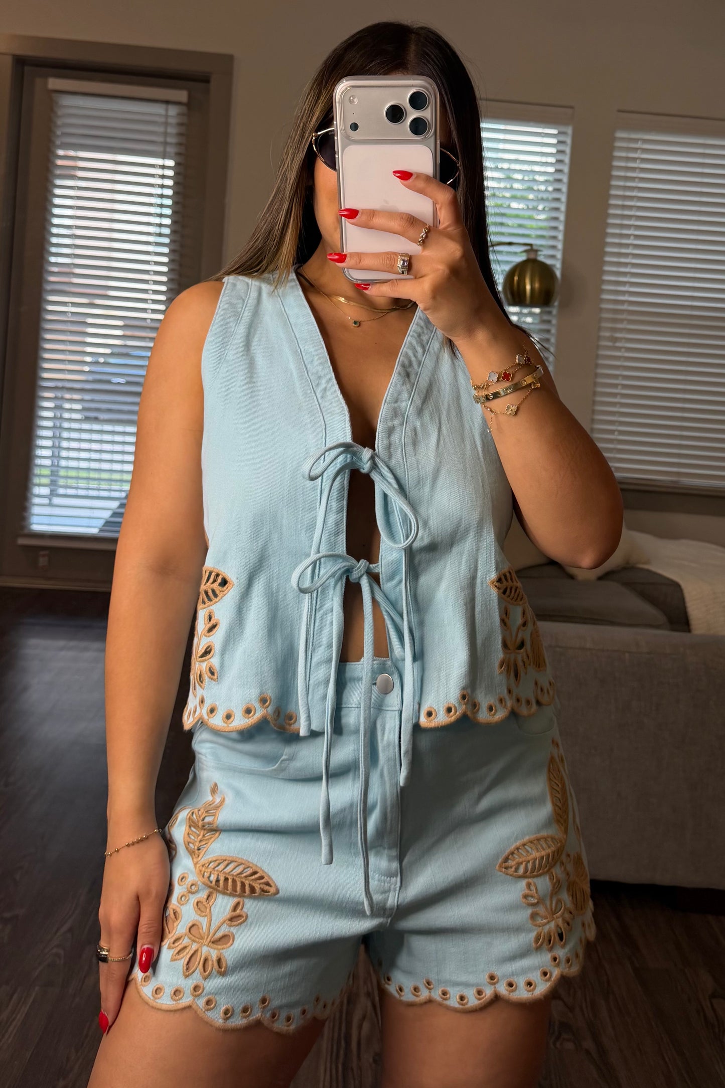 Embroidered floral set