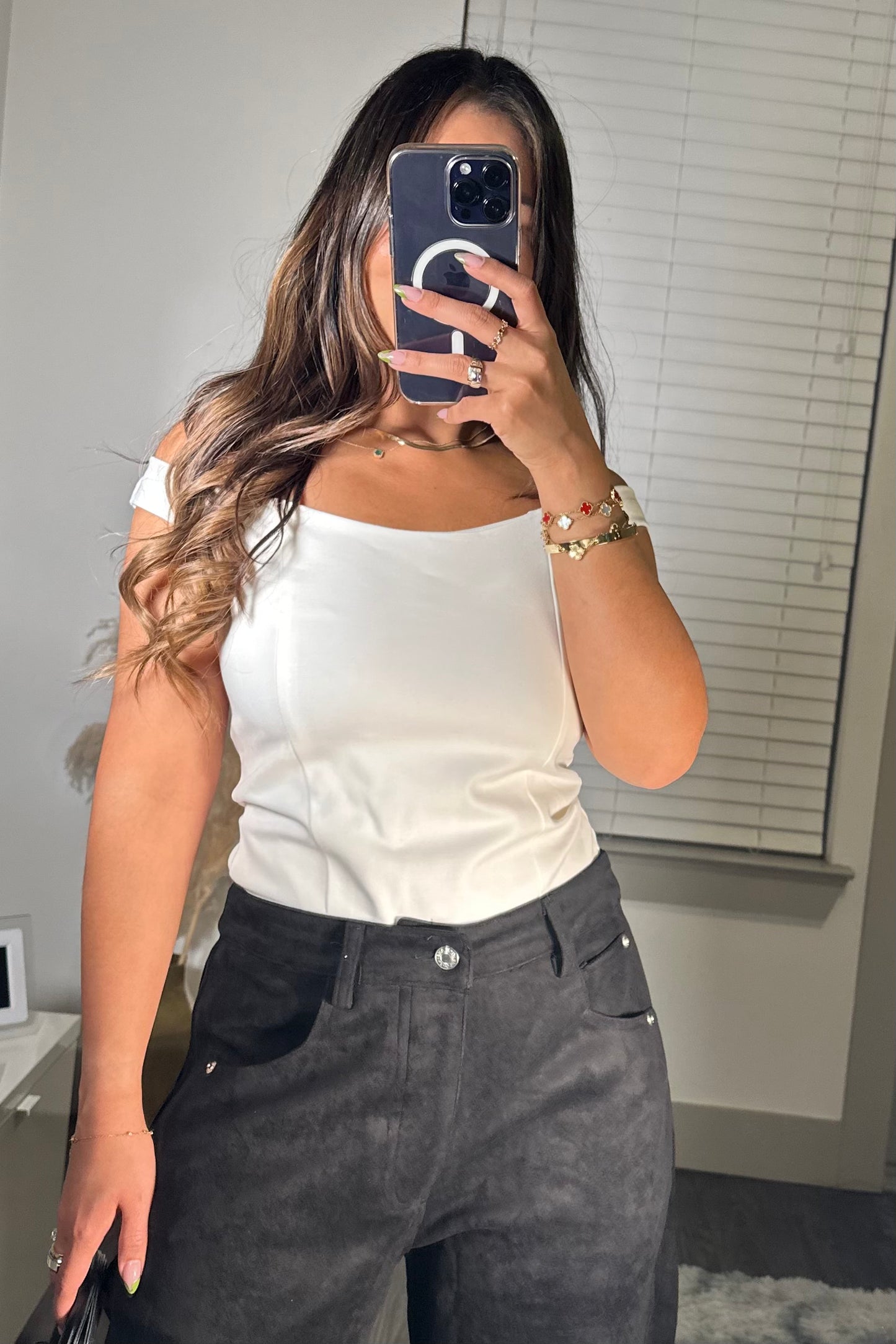 Off shoulder knit top White