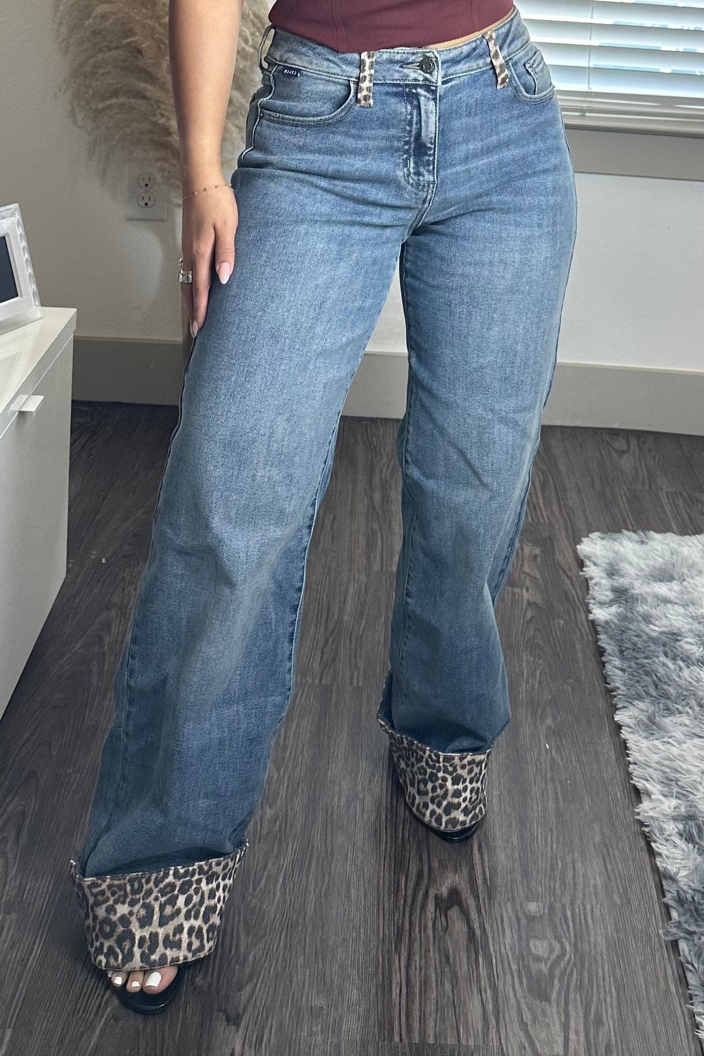 MID Rise wide leg pant with leopard cuff