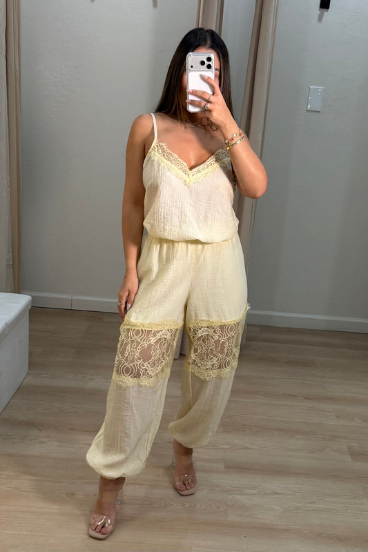 Satin set butter yellow