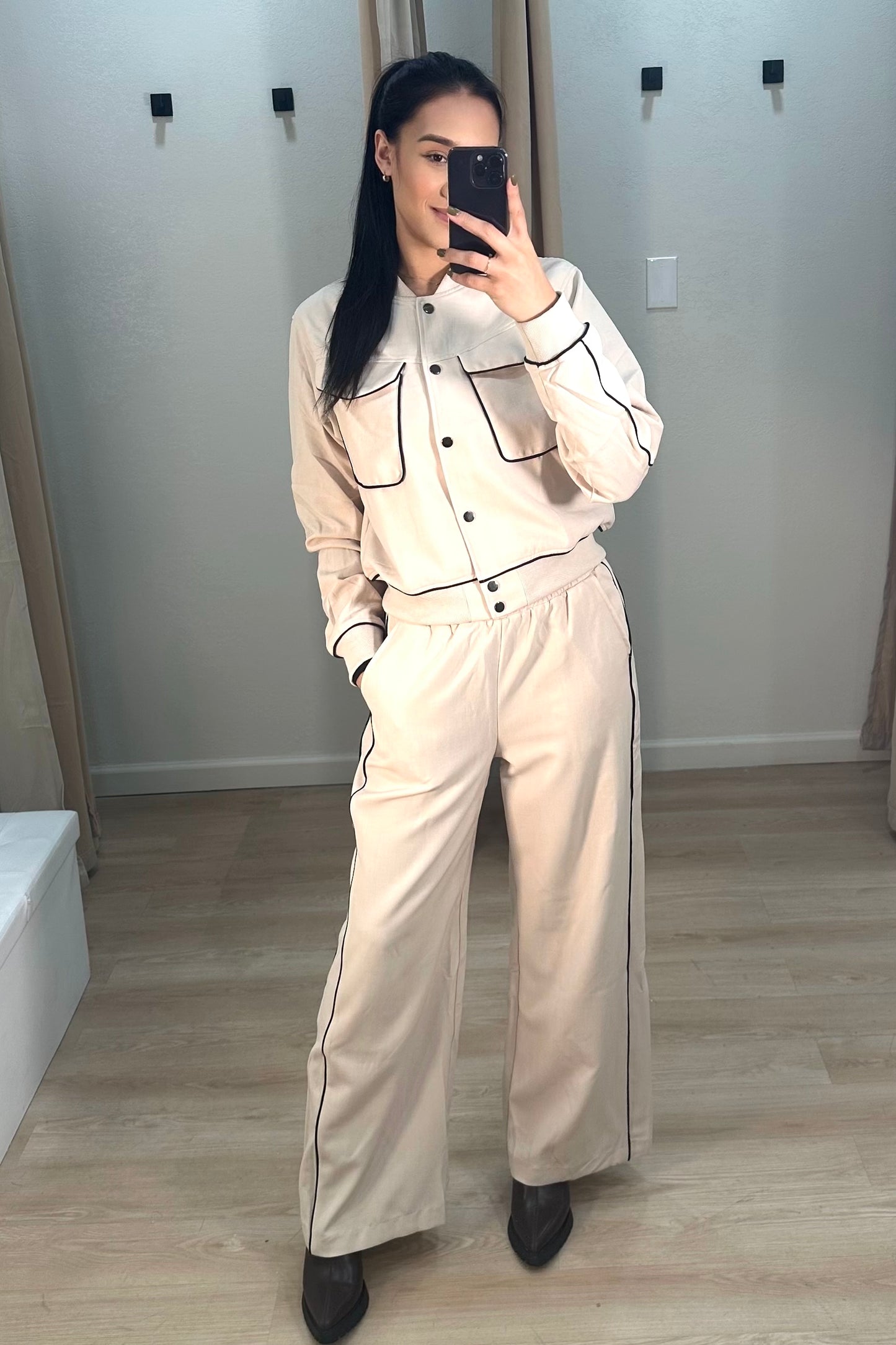 Bomber jacket and straight set beige